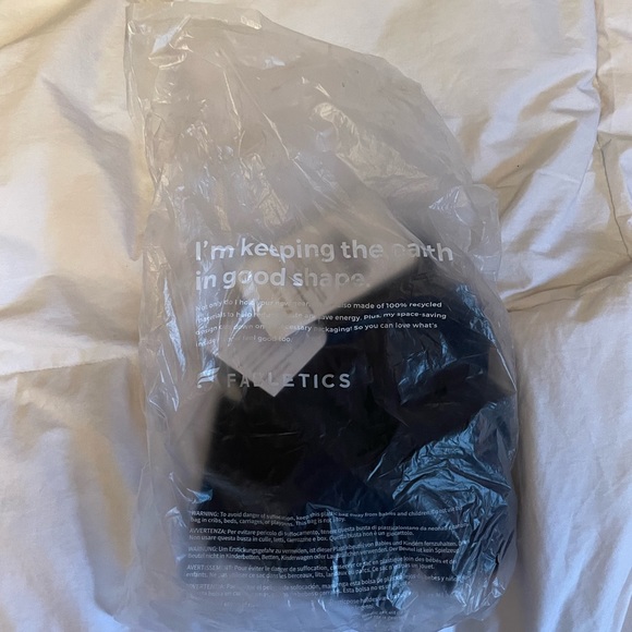 High-Waisted SculptKnit® Essential Legging Fabletics - Picture 3 of 4